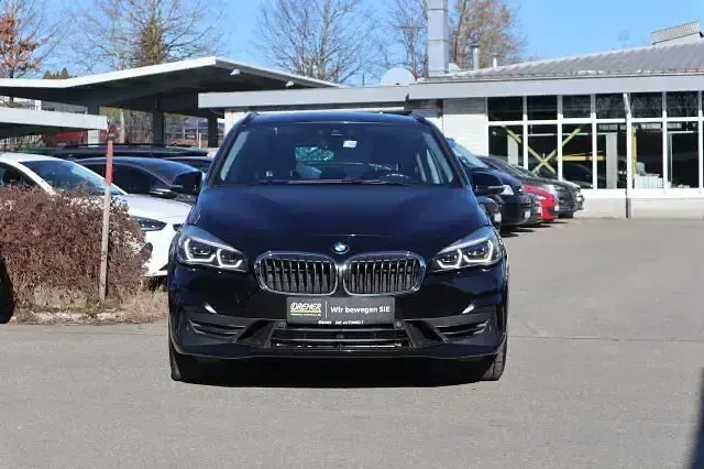 Gebraucht BMW 220 Advantage 192 PS (141 kW) 2018 Black sapphire metallic Kombi