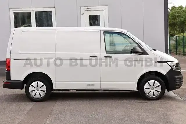 Gebraucht VW T6.1 150 PS (110 kW) 2022 Candyweiß Van