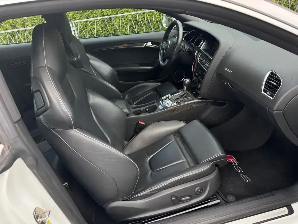 Gebraucht Audi RS5 Sport 450 PS (330 kW) 2010 Ibisweiß Coupé
