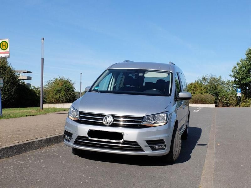 Grau Gebraucht 2015 VW Caddy Maxi Highline Van / Kleinbus | 21.500 € (Teuer) - Bild 1/4