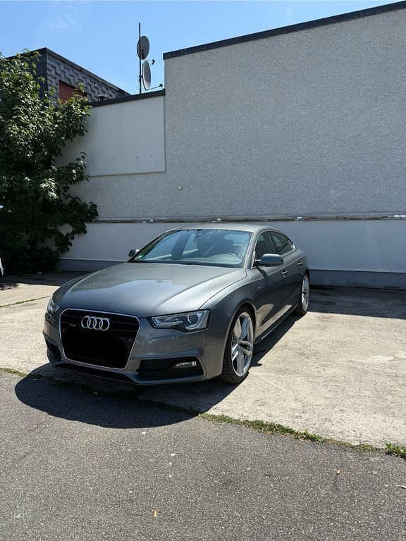 Grau Gebraucht 2012 Audi A5 Sportback S-Line Limousine | 18.900 € (Teuer) - Bild 1/4