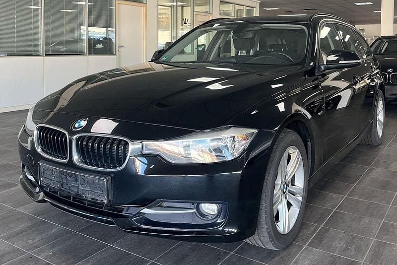 Gebraucht BMW 318 Sport Line 143 PS (105 kW) 2013 Schwarz 2 Kombi