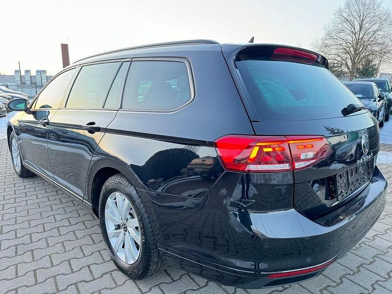 Gebraucht VW Passat Conceptline 122 PS (89 kW) 2021 Schwarz Kombi