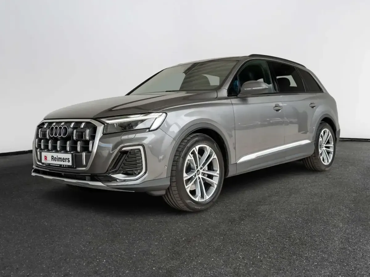 Neu Audi Q7 Ambiente 231 PS (169 kW) 2025 Grau SUV