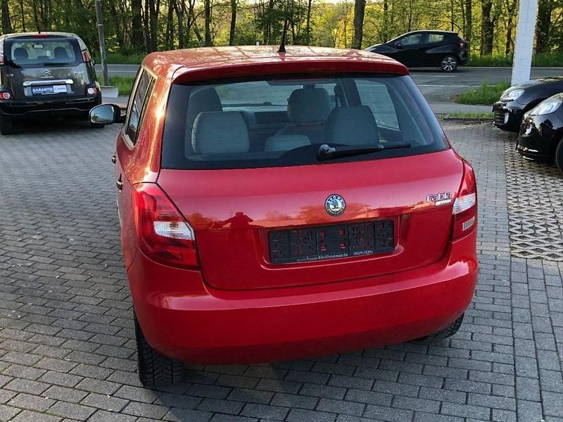 Gebraucht Skoda Fabia 60 PS (44 kW) 2008 Rot Limousine