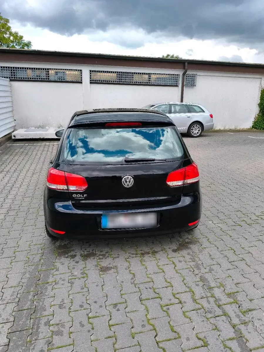 Gebraucht VW Golf VI 80 PS (58 kW) 2010 Schwarz Kleinwagen