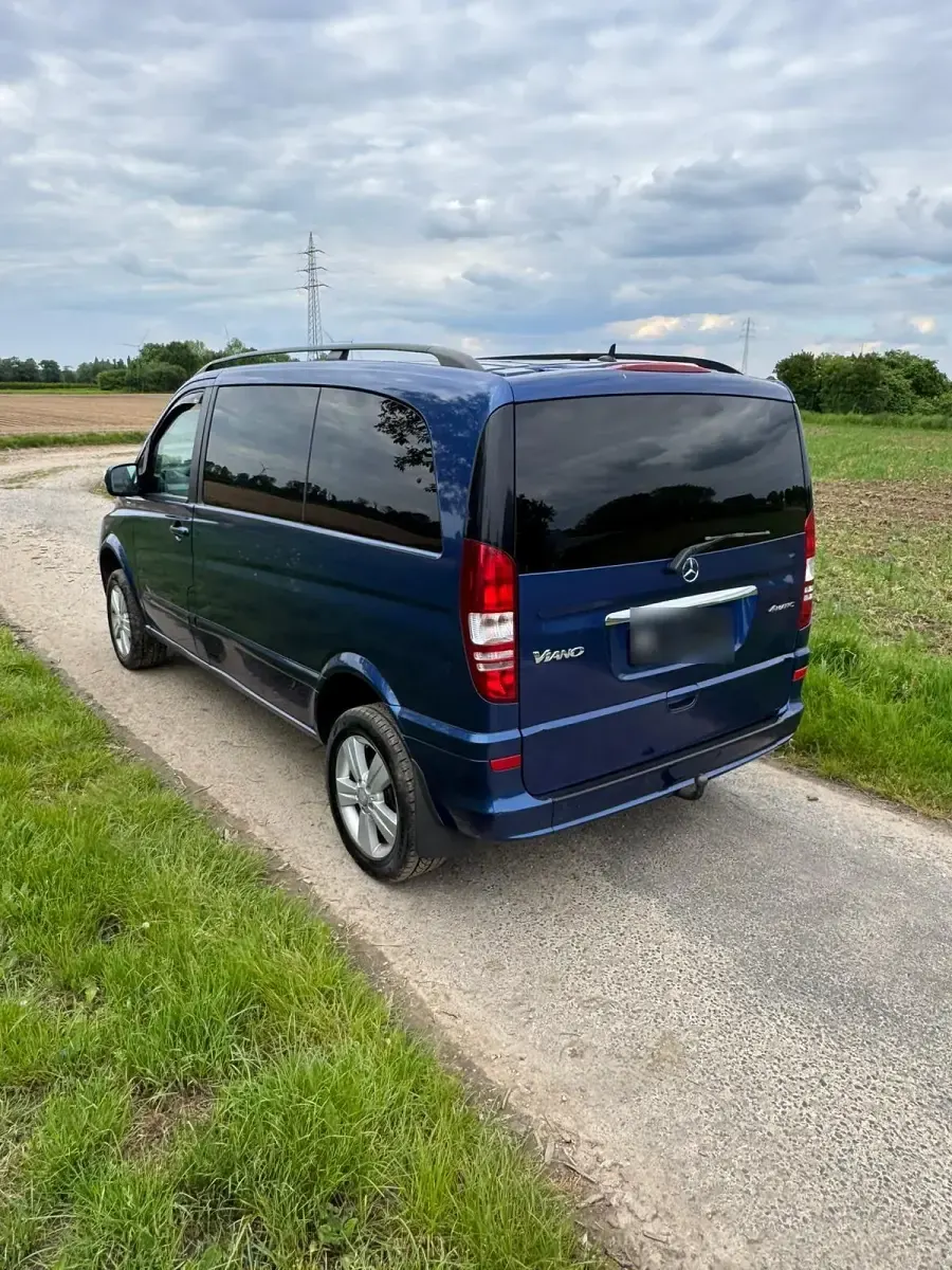 Gebraucht Mercedes Viano 163 PS (119 kW) 2012 Blau Van / Kleinbus