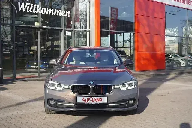 Gebraucht BMW 320 Efficient Dynamics 163 PS (119 kW) 2019 Grau Kombi