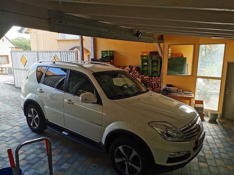 Weiß Gebraucht 2017 Ssangyong Rexton Sapphire SUV | 17.000 € (Guter Preis) - Bild 1/4