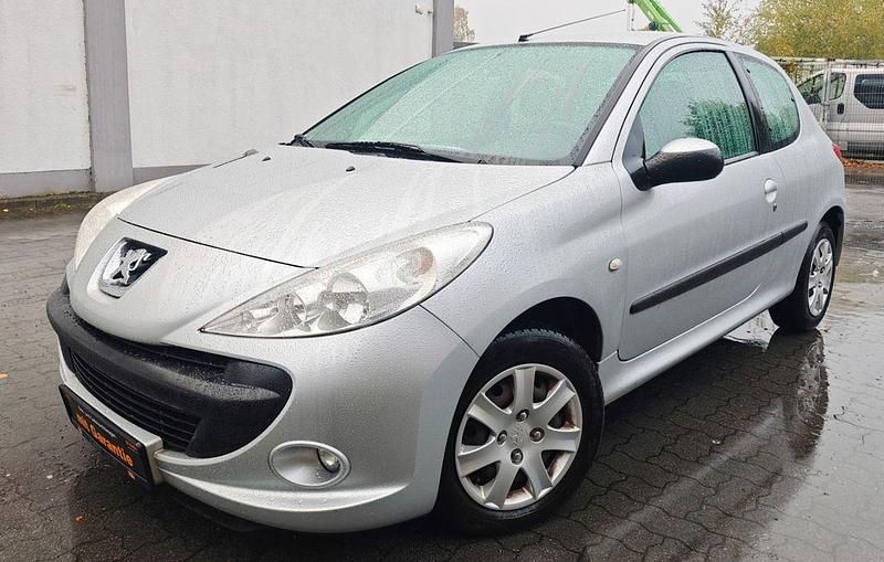 Gris aluminium Gebraucht 2010 Peugeot 206+ Kleinwagen | 2.999 € (Fairer Preis) - Bild 1/4