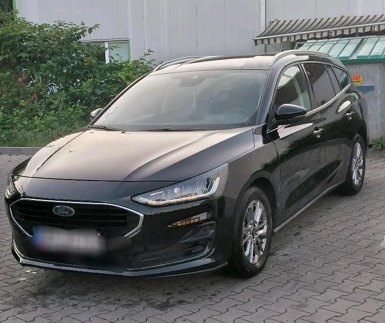 Schwarz Gebraucht 2023 Ford Focus Kombi | 17.750 € (Superpreis) - Bild 1/4