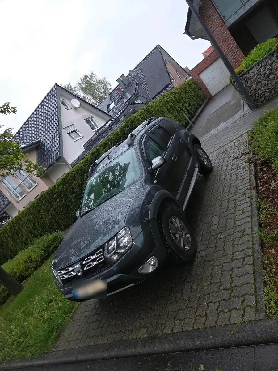 Gebraucht Dacia Duster 120 PS (88 kW) 2017 Grau SUV