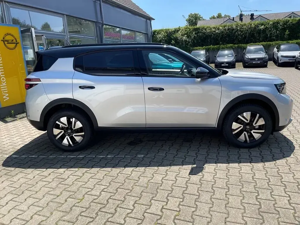 Neu Opel Frontera 83 kW (113 PS) 2026 Silber SUV