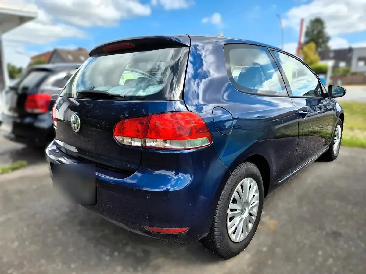Gebraucht VW Golf VI Comfortline 105 PS (77 kW) 2010 Shadow blue metallic Kleinwagen