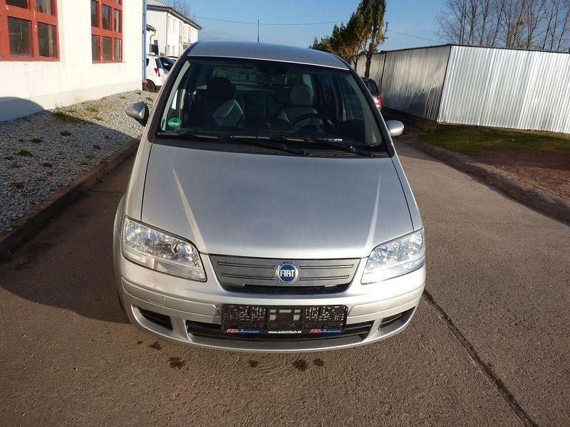 Gebraucht Fiat Idea Emotion 95 PS (69 kW) 2006 Silber Van / Kleinbus