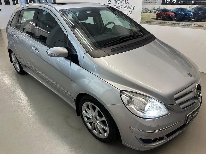 Gebraucht Mercedes B200 140 PS (102 kW) 2005 Silber Van / Kleinbus