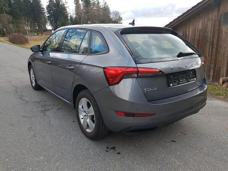 Gebraucht Skoda Scala Cool Plus 110 PS (80 kW) 2022 Grau Kleinwagen