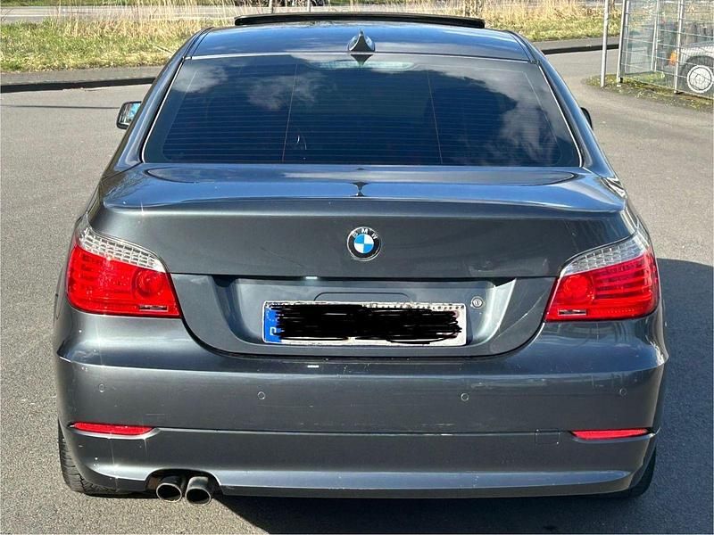 Gebraucht BMW 525 Advantage 197 PS (144 kW) 2008 Grau Limousine