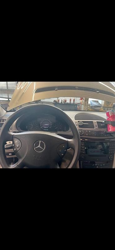 Gebraucht Mercedes E240 177 PS (130 kW) 2003 Beige Limousine