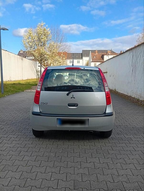 Gebraucht Mitsubishi Colt 75 PS (55 kW) 2005 Silber Kleinwagen