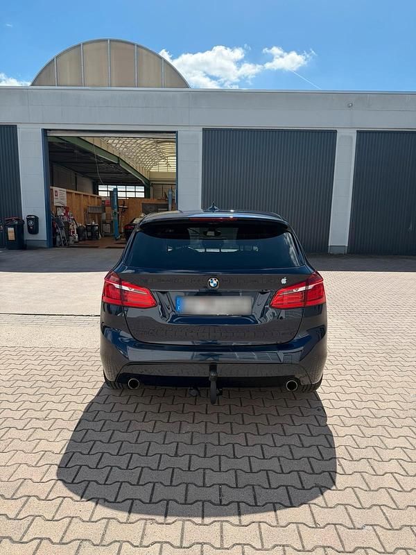 Second-hand BMW 220 190 CP (139 kW) 2017 Albastru Break