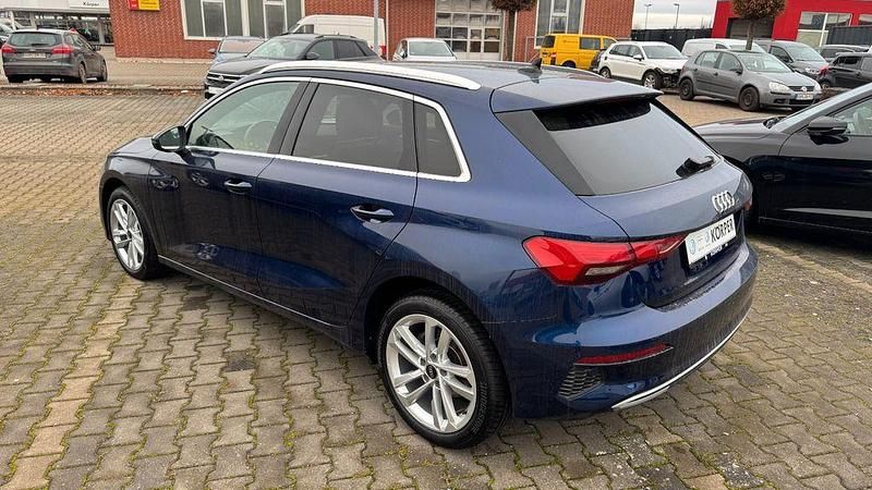 Gebraucht Audi A3 Advanced 116 PS (85 kW) 2022 Blau Limousine