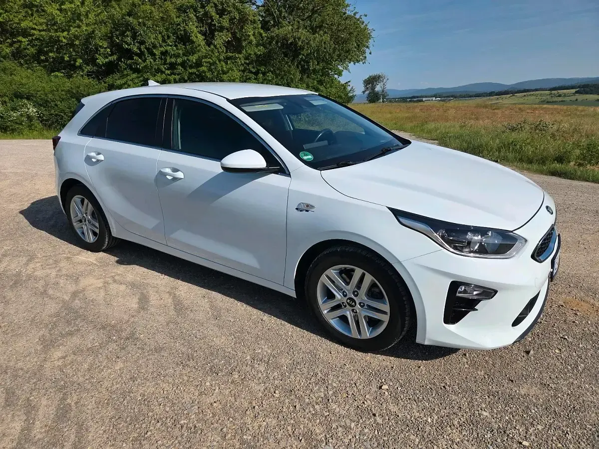 Gebraucht Kia Ceed 136 PS (100 kW) 2021 Weiß Kleinwagen