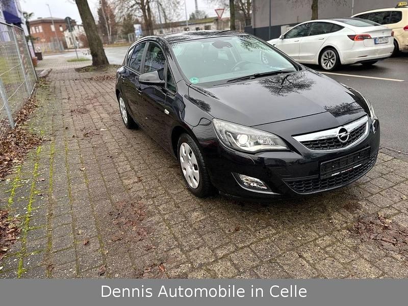 Gebraucht Opel Astra Edition 116 PS (85 kW) 2010 Schwarz Limousine