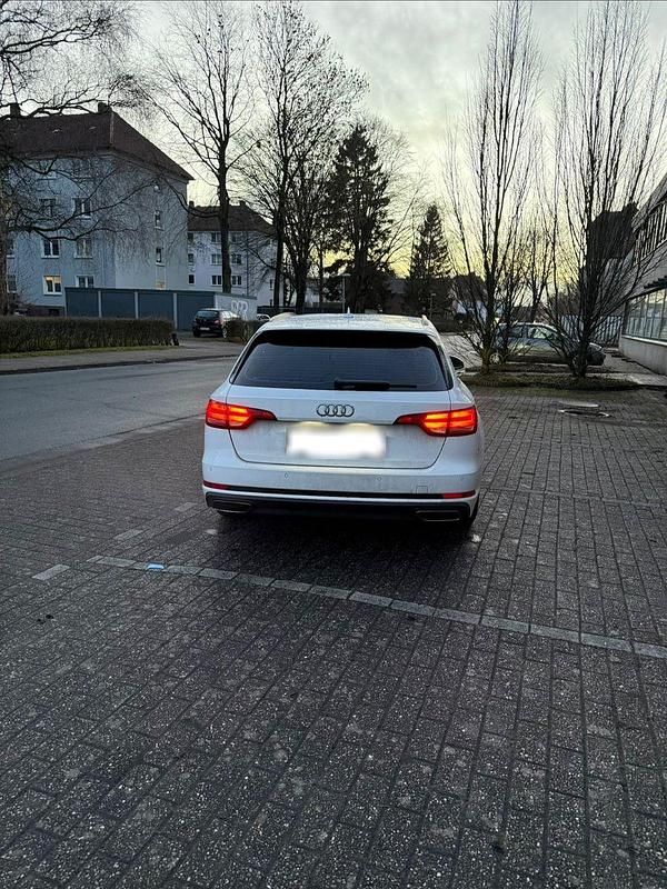Gebraucht Audi A4 150 PS (110 kW) 2019 Weiß Kombi