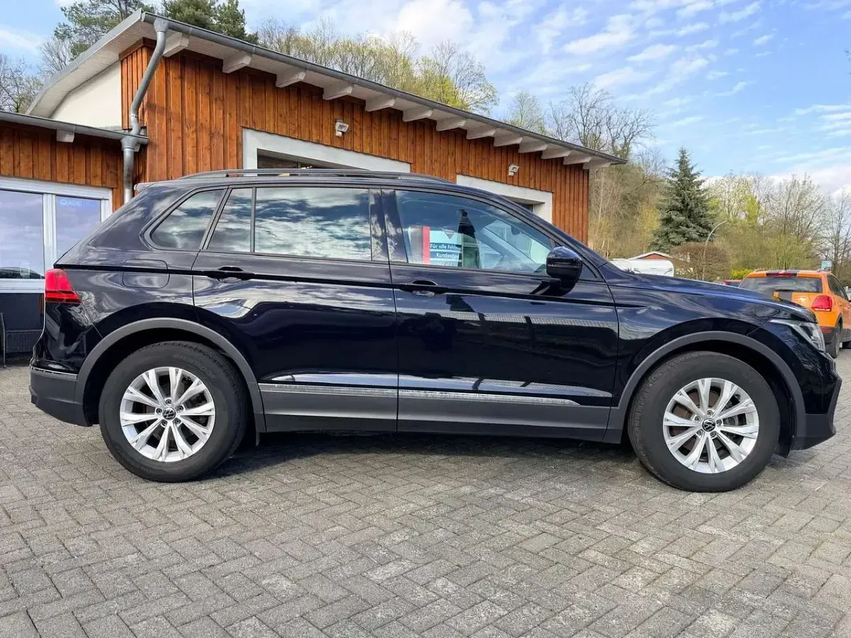 Gebraucht VW Tiguan Life 150 PS (110 kW) 2022 Schwarz SUV