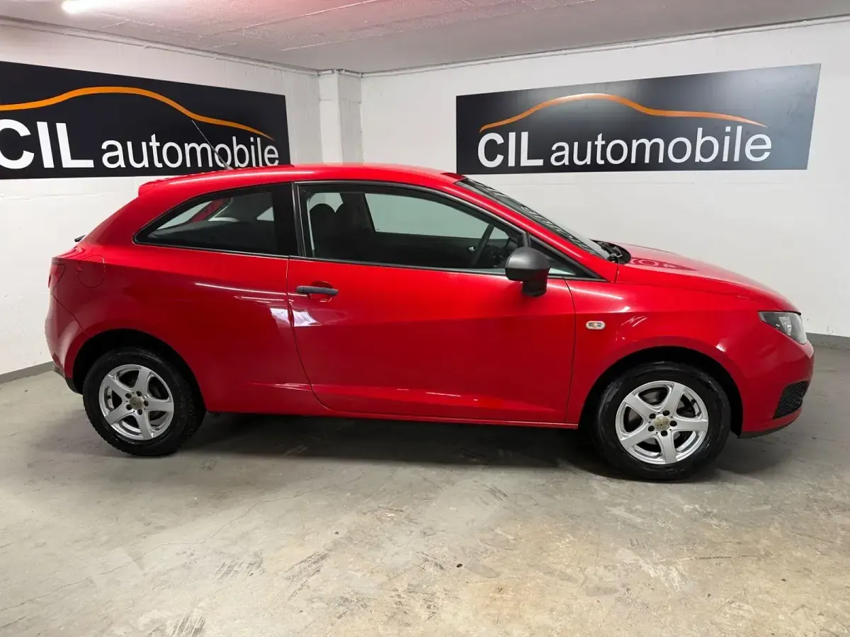 Gebraucht Seat Ibiza SC Basis 60 PS (44 kW) 2011 Rot Kleinwagen