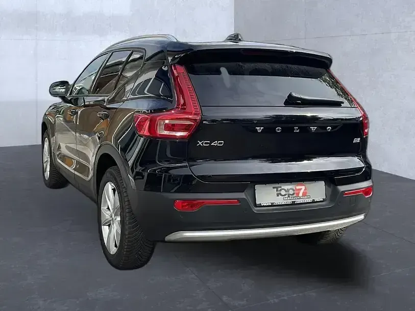 Gebraucht Volvo XC40 Core 163 PS (119 kW) 2024 Onyx black (metallic) SUV