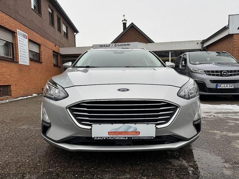 Gebraucht Ford Focus Cool & Connect 120 PS (88 kW) 2019 Silber Kombi
