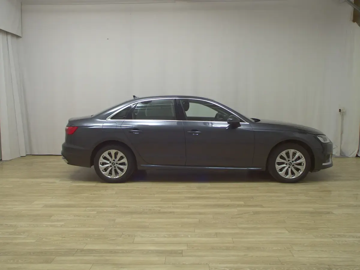 Second-hand Audi A4 Advanced 163 CP (119 kW) 2022 Gri Berlinǎ