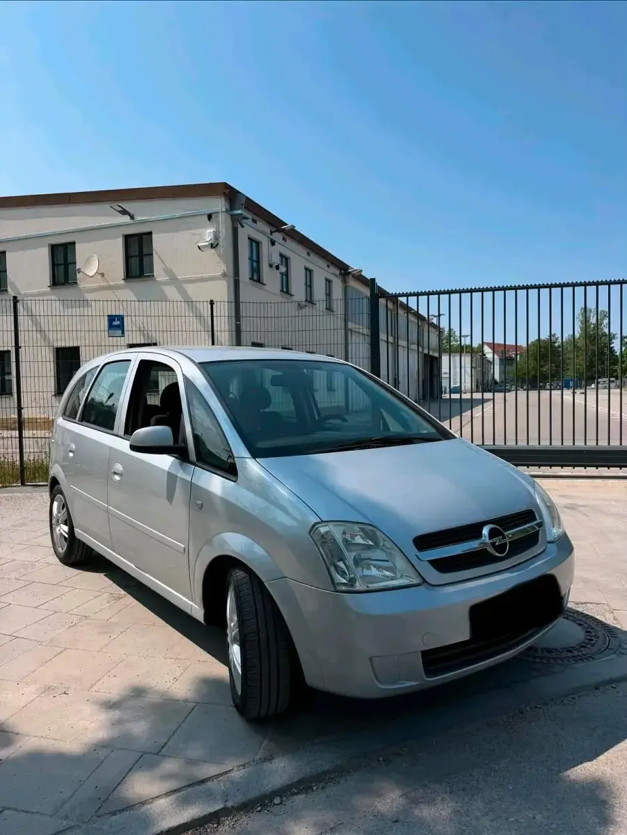 Gebraucht Opel Meriva 105 PS (77 kW) 2006 Silber Van / Kleinbus