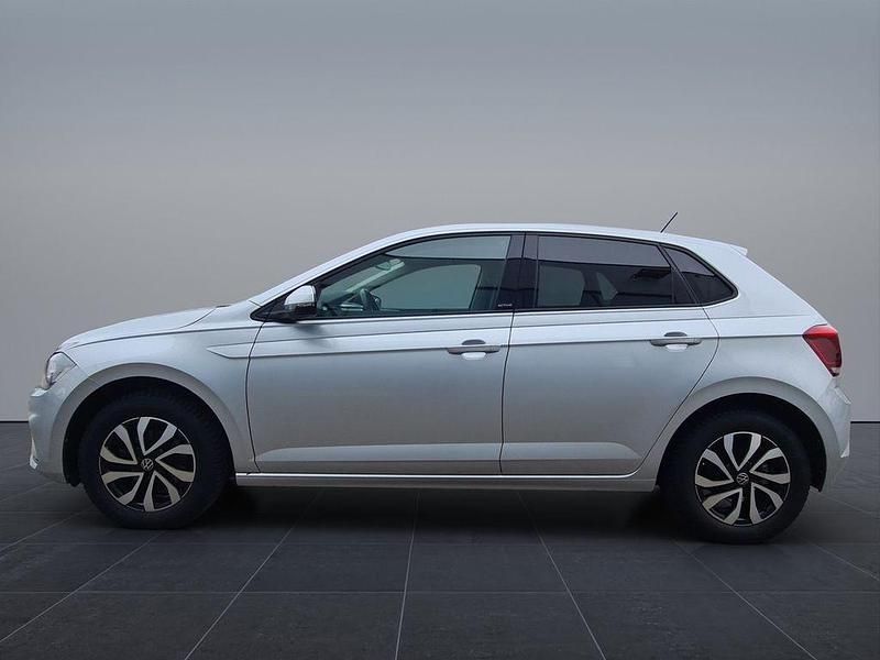Gebraucht VW Polo Active 110 PS (80 kW) 2021 Reflexsilber metallic Kleinwagen