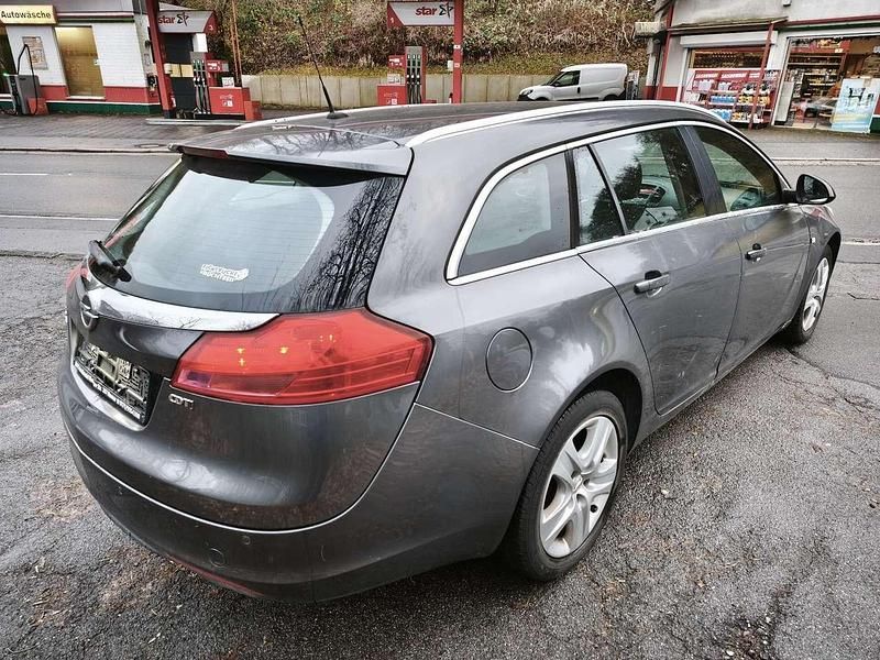 Gebraucht Opel Insignia Edition 131 PS (96 kW) 2012 Karbongrau Kombi