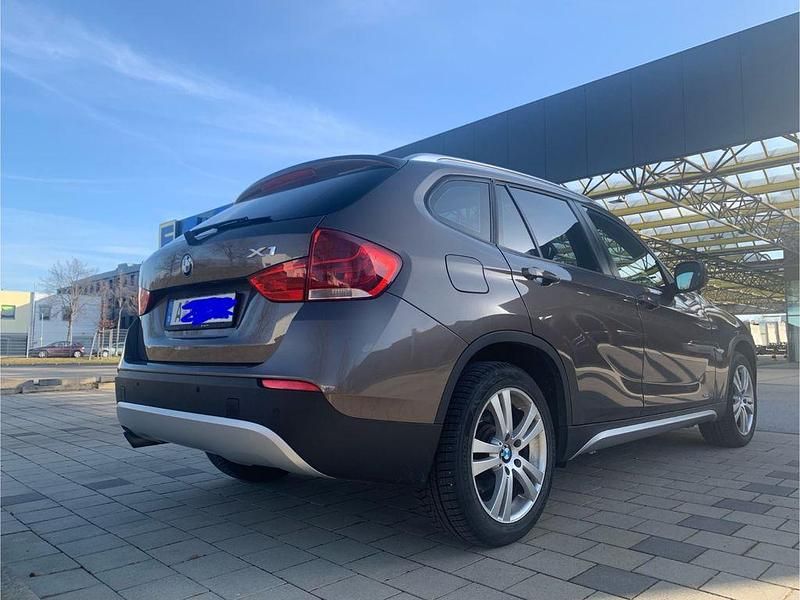 Gebraucht BMW X1 143 PS (105 kW) 2011 Braun SUV