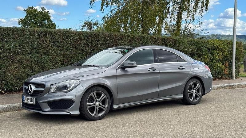 Schwarz Gebraucht 2014 Mercedes CLA180 AMG line Limousine | 13.500 € - Bild 1/4