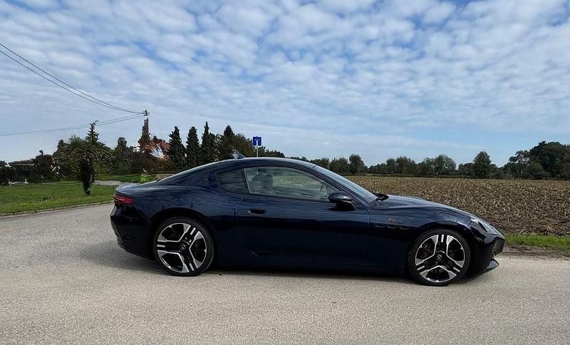 Blau Gebraucht 2025 Maserati Granturismo Coupé | 113.999 € - Bild 1/4
