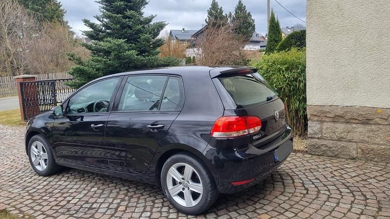 Gebraucht VW Golf VI 80 PS (58 kW) 2010 Schwarz Kleinwagen