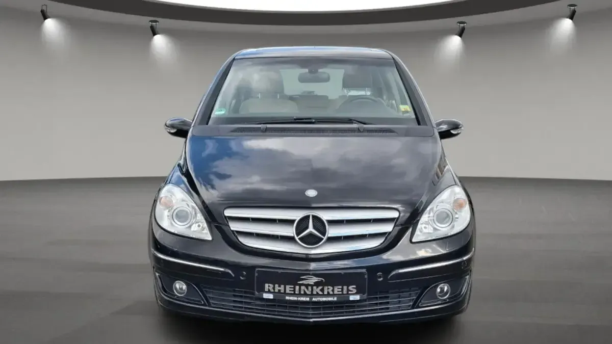 Gebraucht Mercedes E200 193 PS (141 kW) 2007 Schwarz Limousine