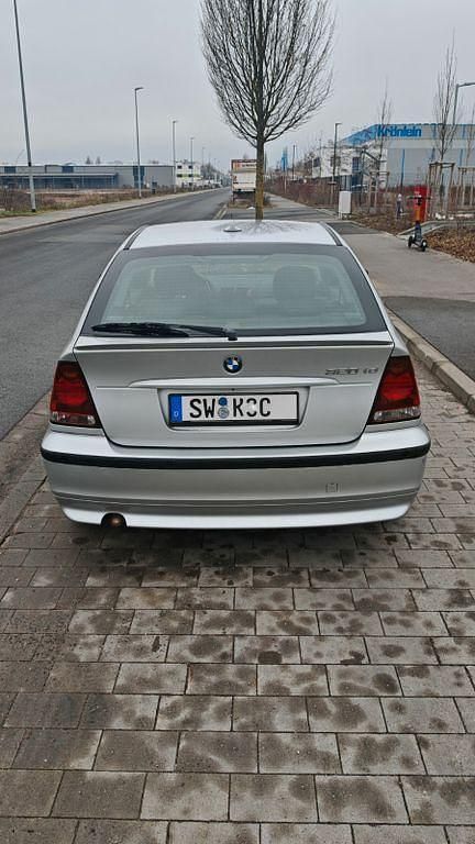 Gebraucht BMW 320 150 PS (110 kW) 2004 Silber Limousine