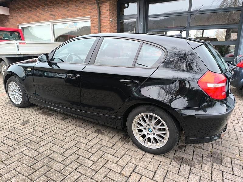 Gebraucht BMW 116 Advantage 122 PS (89 kW) 2009 Schwarz Kleinwagen