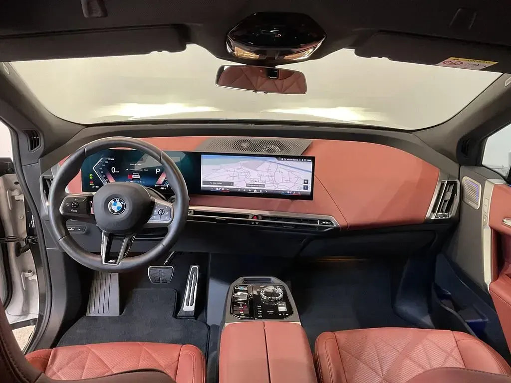 Gebraucht BMW iX Sport Line 400 kW (544 PS) 2025 Weiß SUV