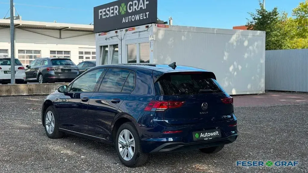 Gebraucht VW Golf VIII Life 131 PS (96 kW) 2023 Atlantic blue metallic Limousine