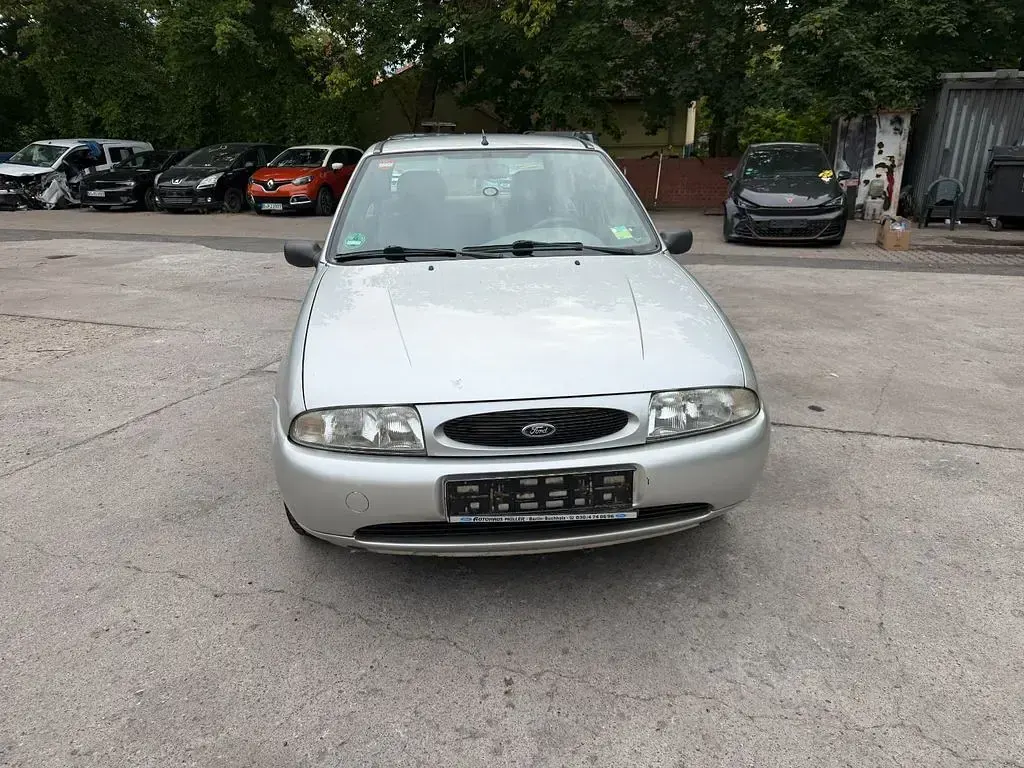 Gebraucht Ford Fiesta 75 PS (55 kW) 1999 Silber Kleinwagen