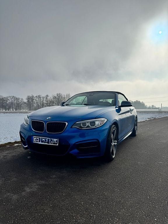 Blau Gebraucht 2017 BMW M240 M Sport Cabrio | 24.900 € (Guter Preis) - Bild 1/4