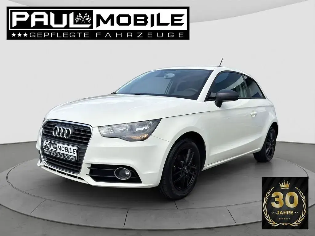 Używany Audi A1 Attraction 86 KM (63 kW) 2011 Biały Hatchback