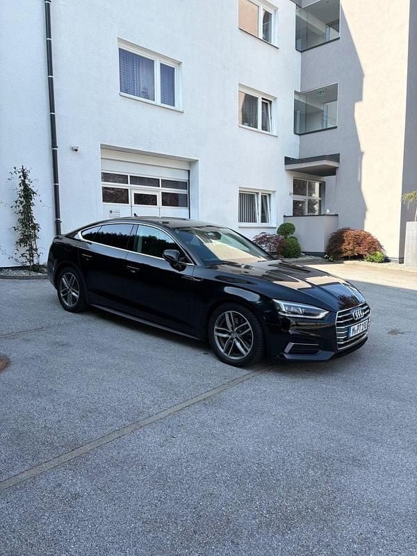 Schwarz Gebraucht 2018 Audi A5 Sportback Sport Limousine | 18.000 € (Fairer Preis) - Bild 1/3